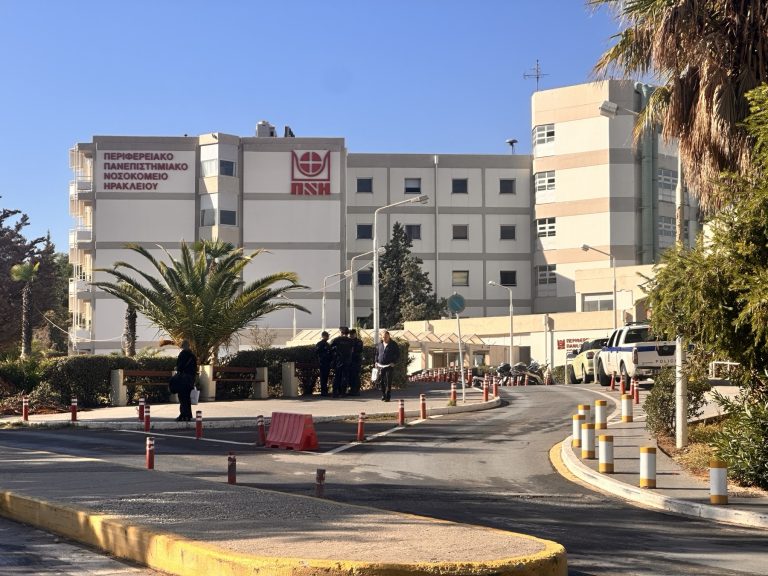ΠΑΓΝΗ: Φωτιά σε ανελκυστήρα ακαθάρτων – Καταγγέλλουν προβλήματα στον πυροσβεστικό εξοπλισμό του νοσοκομείου