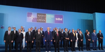 Παρίσι: Συνάντηση 37 κρατών για «στρατηγική αφύπνιση» και βοήθεια στην Ουκρανία - Παρών ο Μητσοτάκης