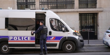Παρίσι: Τρεις τραυματίες από επίθεση με μαχαίρι κοντά στην Πορτ ντε Κλισί