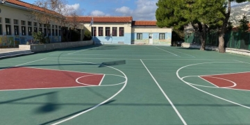 Πάρκινγκ σε αυλές σχολείων: Γιατί το κάνει το Ρέθυμνο και δεν το κάνει το Ηράκλειο