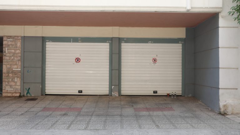 Πειραιάς: Νεαρό ζευγάρι εντοπίστηκε νεκρό μέσα σε αυτοκίνητο
