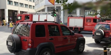 Πλατεία Βάθης: Κινητοποίηση της Πυροσβεστικής μετά από αναφορά για έκρηξη boiler σε ξενοδοχείο - Βίντεο