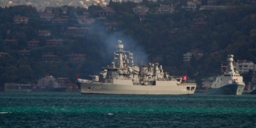 Πολεμικό πλοίο του τουρκικού ναυτικού στο συριακό λιμάνι της Λατάκιας