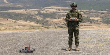 Πώς εκπαιδεύεται η νέα γενιά χειριστών drones του Ελληνικού Στρατού - Δείτε βίντεο