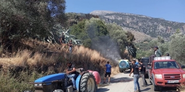 Πυρκαγιά στα Βορίζια: Μια «ανάσα» από το χωριό οι φλόγες – Φωτογραφίες από την επιχείρηση κατάσβεσης