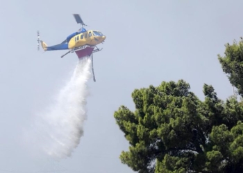 Πυρκαγιά στα Βορίζια – Μήνυμα από το 112, σηκώθηκαν εναέρια