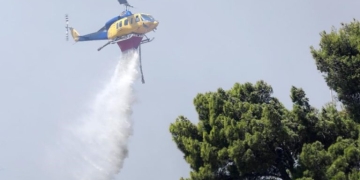 Πυρκαγιά στα Βορίζια – Μήνυμα από το 112, σηκώθηκαν εναέρια