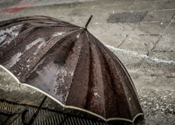 Πυροσβεστική: Συνολικά 165 κλήσεις λόγω των ισχυρών ανέμων και βροχοπτώσεων - Οι 60 στην Αττική