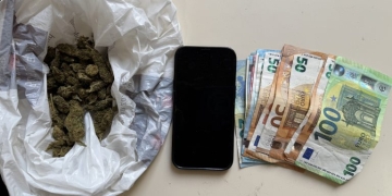 Ρέθυμνο: 16χρονος και 18χρονος πήγαιναν με το πατίνι στο μέρος που έκρυβαν τα ναρκωτικά αλλά «πιάστηκαν» στη διαδρομή