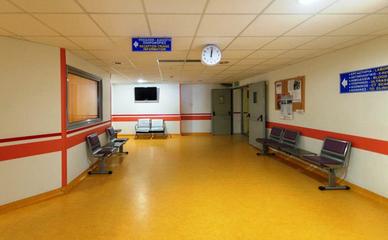 Ρέθυμνο: Δύσκολο χειρουργείο για 6χρονο παιδί που τραυματίστηκε σοβαρά σε τροχαίο – Δίνουν «μάχη» οι γιατροί για να σώσουν το πόδι του
