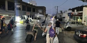 Ρέθυμνο: Εκκενώνεται η Αγία Γαλήνη – Σε ετοιμότητα οι ξενοδοχειακές μονάδες – Στο κλειστό των Μοιρών δεκάδες τουρίστες