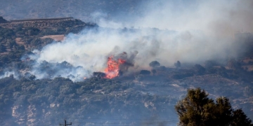 Ρέθυμνο: Ποινική δίωξη για εμπρησμό με ενδεχόμενο δόλο στον υπεύθυνο λειτουργίας του ΔΕΔΔΗΕ για τη φονική πυρκαγιά