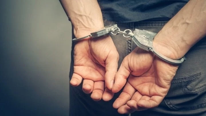 «Ρήμαζαν» επιχειρήσεις σε Ρέθυμνο και Ηράκλειο – Δύο συλλήψεις