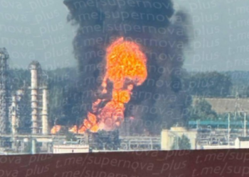 Ρωσία: Το διυλιστήριο NORSI σταμάτησε τη λειτουργία του μετά από ουκρανική επίθεση με drones