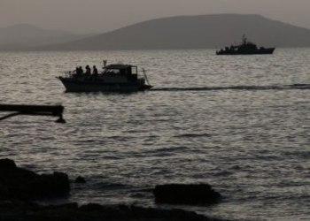 Σάμος: Ναυάγιο με αλλοδαπούς στη θαλάσσια περιοχή της Μεσαριάς - Η τουρκική ακτοφυλακή περισυνέλεξε 34 άτομα