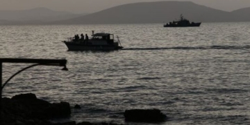 Σάμος: Ναυάγιο με αλλοδαπούς στη θαλάσσια περιοχή της Μεσαριάς - Η τουρκική ακτοφυλακή περισυνέλεξε 34 άτομα