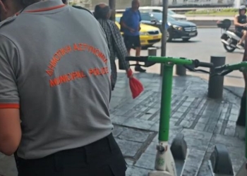 Σαρωτικοί έλεγχοι για τα πατίνια - Έως 150 ευρώ το πρόστιμο για τις εταιρείες - Δείτε βίντεο