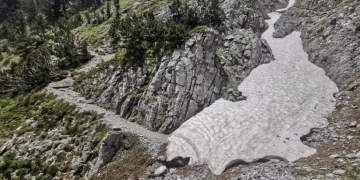Σε εξέλιξη επιχείρηση μεταφοράς 64χρονου περιπατητή από τον Όλυμπο χωρίς τις αισθήσεις του