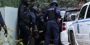 Σε εξέλιξη μεγάλη αστυνομική επιχείρηση στην Κρήτη – Οκτώ συλλήψεις για ζωοκλοπές, εκβιάσεις και απάτες