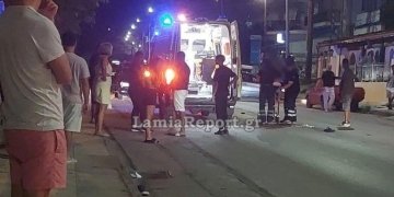 Σοβαρό τροχαίο με δύο μηχανάκια στη Λαμία - Διασωληνώθηκε νεαρός