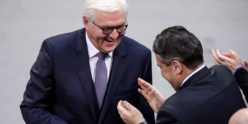 Σταϊνμάιερ: Εξέφρασε την ανησυχία του για τη Δημοκρατία