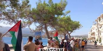 Στη Σητεία το κρουαζιερόπλοιο Crown Iris – Αντιδράσεις και διαμαρτυρία στο λιμάνι