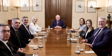 Στη συνάντηση με τον Κωνσταντίνο Τασούλα η Μαρία Κοζυράκη