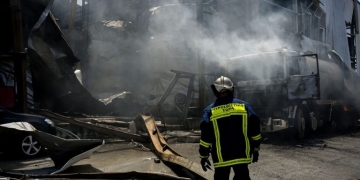 Στον εισαγγελέα σήμερα οι συλληφθέντες για τη φονική πυρκαγιά στα Εξαμίλια