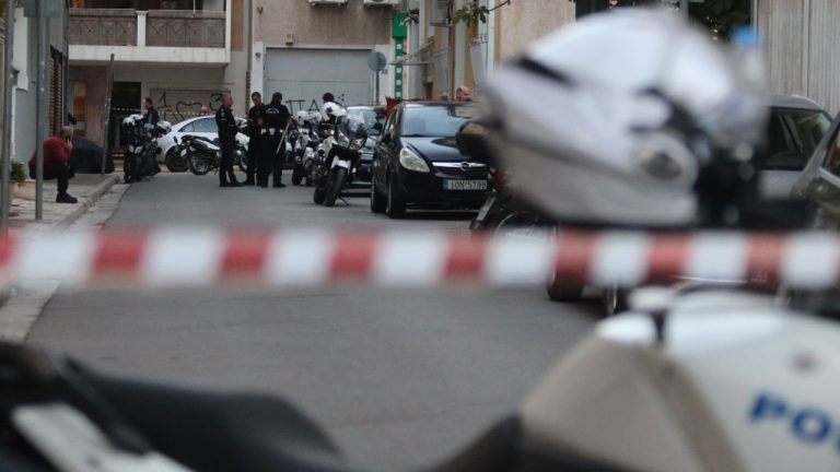 Συναγερμός στην Κυψέλη για ύποπτη βαλίτσα - Αναφορά ότι περιέχει ανθρώπινο μέλος