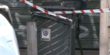 Συναγερμός στο κέντρο της Αθήνας: Εντοπίστηκε ύποπτη βαλίτσα στην Ερμού- Διακοπή κυκλοφορίας