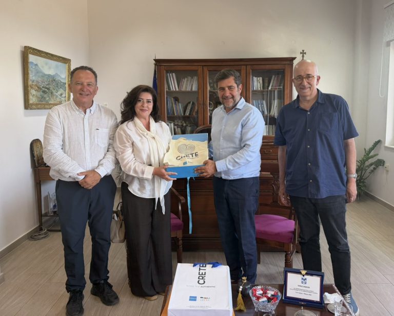 Συνάντηση του Αντιπεριφερειάρχη Λασιθίου Γιάννη Ανδρουλάκη με την Πρέσβειρα της Δημοκρατίας της Αλβανίας στην Ελλάδα