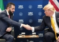 Συνάντηση Τραμπ με αλ Σαράα: Οι ΗΠΑ μπορεί να αφαιρέσουν τη Συρία από τη λίστα των κρατών-χορηγών της τρομοκρατίας