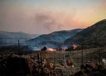 Συνεχίζεται η μάχη με τον πύρινο εφιάλτη στο Ρέθυμνο - Ανυπολόγιστες καταστροφές, αγώνας δρόμου να σωθούν περιουσίες
