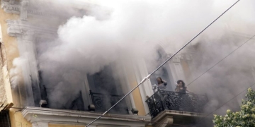 Συνελήφθη στη Βρετανία η 46χρονη που κατηγορείται για τον εμπρησμό στη Marfin