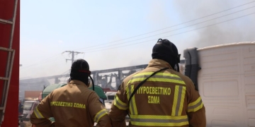 «Θα θρηνήσουμε θύματα»: Καταγγελίες για τα μέτρα ασφαλείας μετά τη φωτιά στον Ασπρόπυργο - Δείτε βίντεο