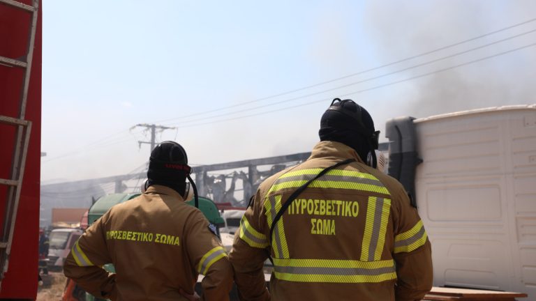«Θα θρηνήσουμε θύματα»: Καταγγελίες για τα μέτρα ασφαλείας μετά τη φωτιά στον Ασπρόπυργο - Δείτε βίντεο