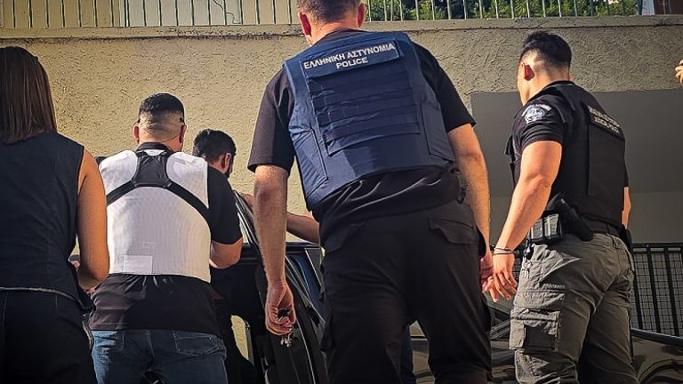 Θάνατος 41χρονης στη Σύρο: Γιατί ζητήθηκε η αναπαράσταση - Εικόνες από το σημείο