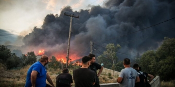 Θεσσαλονίκη: Σε ποιες περιοχές απαγορεύεται η κυκλοφορία μετά και την πυρκαγιά στο Ωραιόκαστρο