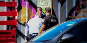 Θρίλερ με τη σορό σε βαλίτσα στην Κυψέλη: Σήμερα τα αποτελέσματα της νεκροτομής - Εξετάζονται υποθέσεις εξαφανίσεων