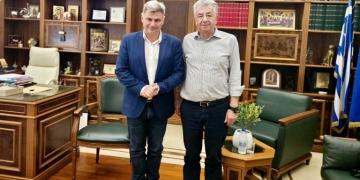 Τι συζήτησαν Αρναουτάκης και Φαραντούρης στην Περιφέρεια