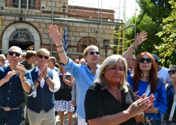 Το τελευταίο «αντίο» στη Μαίρη Λίντα - Οργή Κακλαμάνη για τους «απόντες»: «Κρίμα»
