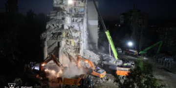 Τουλάχιστον 27 νεκροί στο φονικότερο μπαράζ ρωσικών επιθέσεων χθες στο Κίεβο