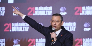 Τουρκία: Ο Οζγκιούρ Οζέλ αποχωρεί από το CHP και ιδρύει νέο κόμμα