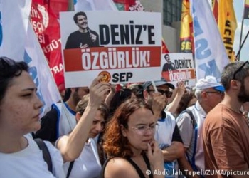 Τούρκος κωμικός στη φυλακή πριν από τη Σύνοδο του ΝΑΤΟ