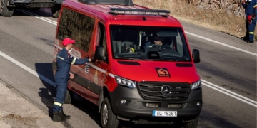 Τραγωδία στη Σπάρτη: Δύο νεκροί από σύγκρουση ΙΧ με πυροσβεστικό που κατευθυνόταν στη φωτιά στην Αγία Ελένη
