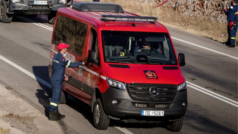 Τραγωδία στη Σπάρτη: Δύο νεκροί από σύγκρουση ΙΧ με πυροσβεστικό που κατευθυνόταν στη φωτιά στην Αγία Ελένη