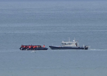 Τρεις άνθρωποι έχασαν τη ζωή τους καθώς σκάφος μεταναστών προσπάθησε να διασχίσει τη Μάγχη από τη Δουνκέρκη
