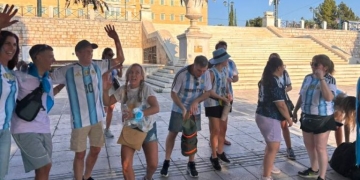 Τρέλα και στην Αθήνα για το Μουντιάλ: Δεκάδες σε δρόμους και μαγαζιά για τον τελικό - Βίντεο