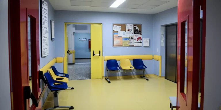 Τροχαίο στο Ρέθυμνο: Συγκρατημένα αισιόδοξοι οι γιατροί στο «Αγία Σοφία» για τον 6χρονο