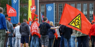 Volkswagen: «Άμεσες εξηγήσεις» ζητούν οι εργαζόμενοι για το πρόγραμμα εξυγίανσης και περικοπών